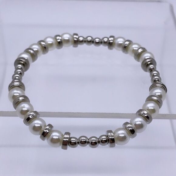 NWT Wool + Pepper Co. Silver & Pearl Bracelet - Picture 4 of 5